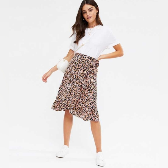 Floral flowy wrap skirt - Picture 3 of 6